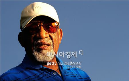 '흑인 최초의 PGA 멤버' 찰리 시포드는 누구?