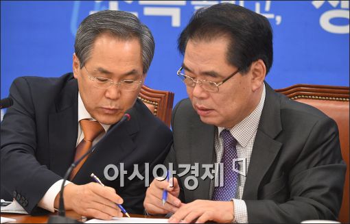 [포토]의견 나누는 새정치연합 원내지도부