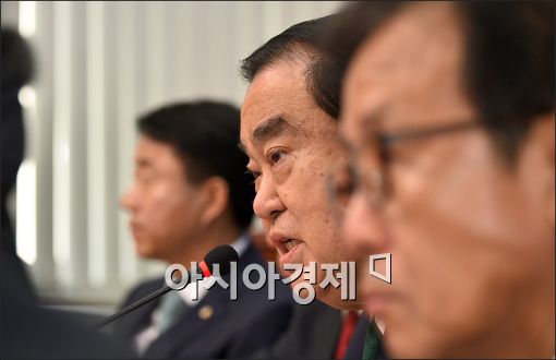 [포토]고별 기자간담회 갖는 문희상 비대위원장