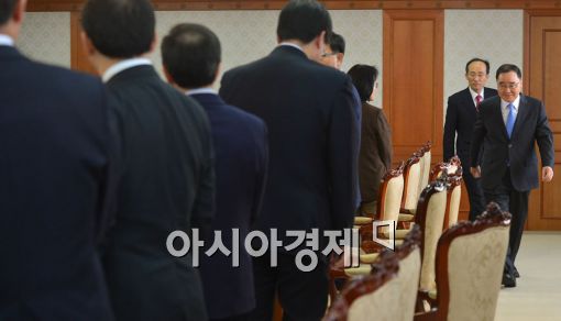 [포토]정홍원 총리, '그동안 국가정책조정회의를 통해'