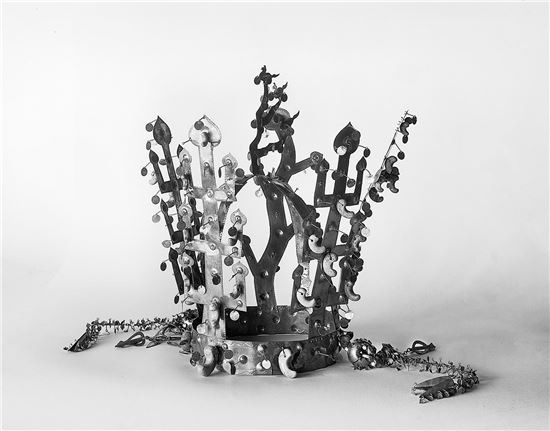 1934년도에 촬영한 서봉총 금관 사진