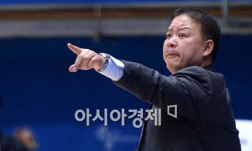 [포토]정인교 감독, '집중해'