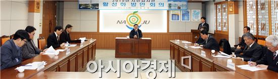 나주시는 5일 오전 나주시청 이화실에서 시민감사관 9명이 참석한 가운데 시민감사관제 활성화 방안을 논의했다. 
