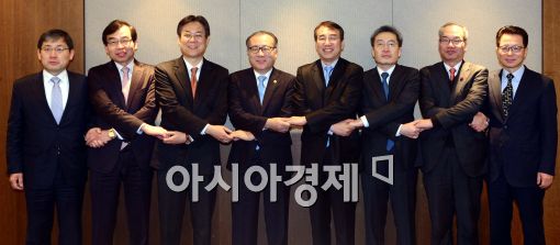[포토]손 잡은 정부부처들, '역동적이 혁신경제' TF회의