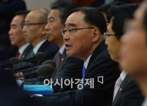 [포토]정홍원 총리 '새로운 총리 중심 혼연일체 대통령 보좌하길'