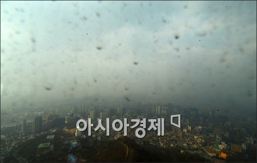 [포토]미세 먼지 잔뜩 낀 서울 하늘