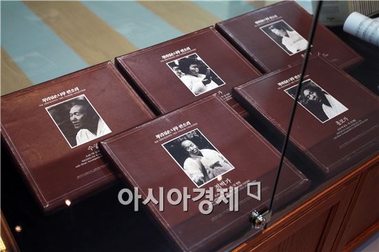 우리글진흥원 강상헌 원장,순천시 뿌리깊은나무박물관에 희귀본 기증