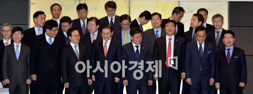 [포토]윤상직 산업통상자원부 장관, 주요기업 투자간담회 참석