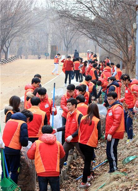 SK건설 신입사원, 서울숲에서 환경정화활동