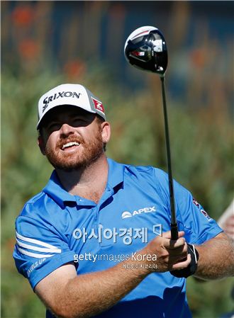 [AT&T] 홈스, 8언더파 "설욕전 GO"