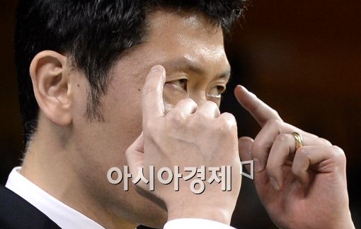 [포토]추승균 감독대행, '집중해!'