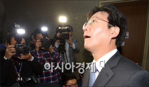 [포토]국회의장 만나러가는 유승민 원내대표