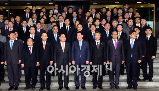 [포토]기념사진 촬영하는 정홍원 국무총리