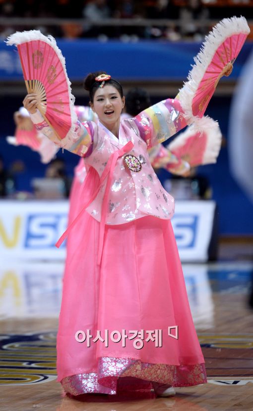 [포토]치어리더, '단아한 한복 자태'