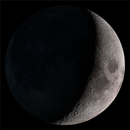▲정월 초닷새, 2월23일 뜨는 달.[사진제공=NASA]