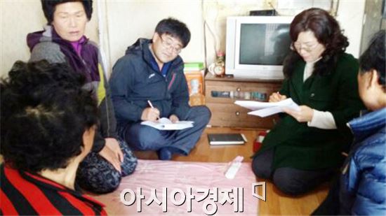 장흥군(군수 김성)이 소외된 이웃을 직접 찾아내고 돕는 헬프데이(Help Day) 서비스 운영에 나섰다.
