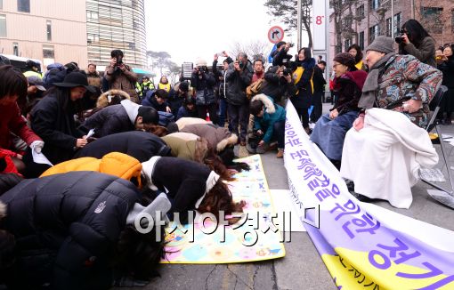 [포토]'할머니들 새해 복 많이 받으세요~'