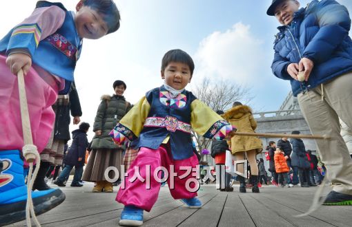 [세뱃돈의 재발견]얼마줘야지? 얼마받을까? 세뱃돈의 밀당