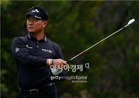 [노던트러스트] 최경주, 1언더파 "출발 괜찮아"