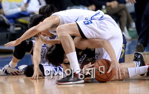 [포토]신명호-차재영, '양보는 없다'