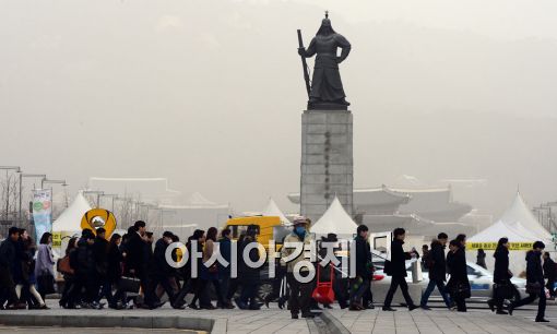 [포토]서울, 황사경보에 이어 초미세먼지주의보 