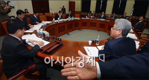 [포토]국회 정보위 전체회의