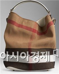 버버리도 오른다…명품값 인상 '연례행사'(종합)
