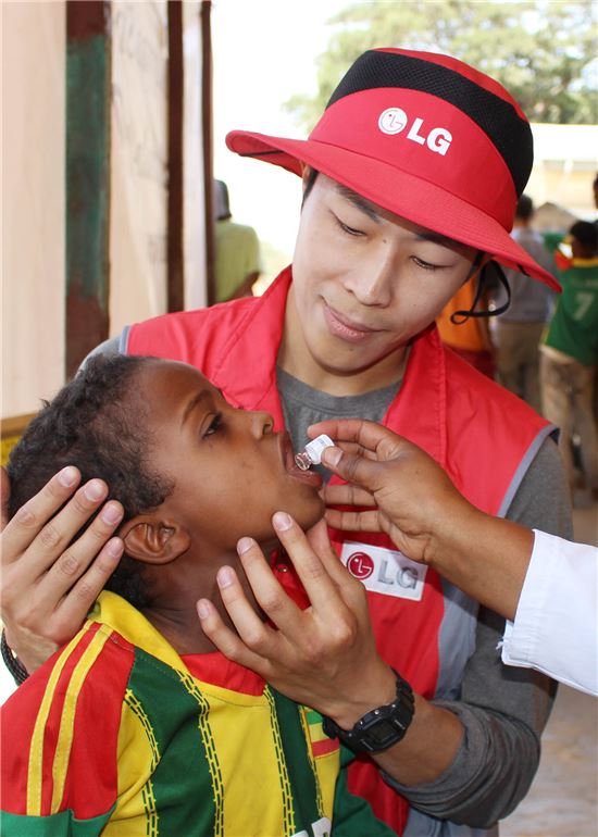 LG전자, 아프리카 '콜레라 백신' 무료 접종…"사회적 책임 앞장"