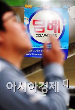 담뱃갑 '경고그림' 의무화…소매점 한숨 "담배값 인상에 매출도 힘든데"