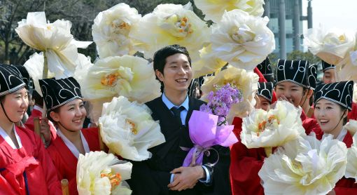 [포토]'졸업 축하해요~'