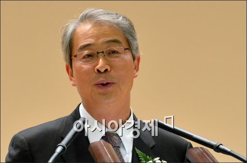 임종룡 "금산분리 완화, 신중히 검토할 것"