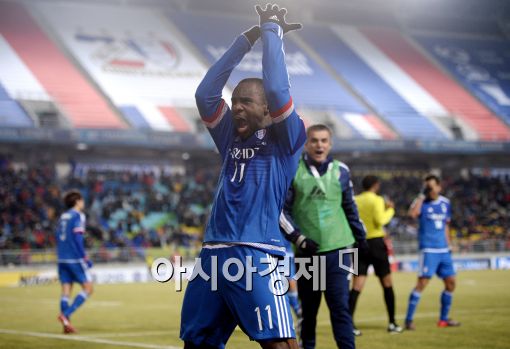 [AFC 챔스]'레오 결승골' 수원, 우라와에 2-1 역전승