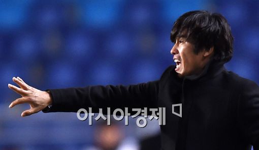 [포토]서정원 감독, '집중해!'