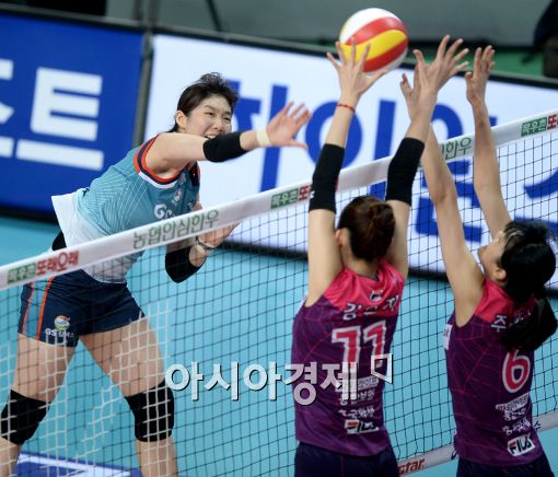 [포토]이소영, '있는 힘껏 스파이크'