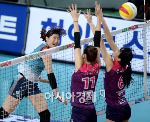 [포토]이소영, '이번 작전은 터치아웃!'