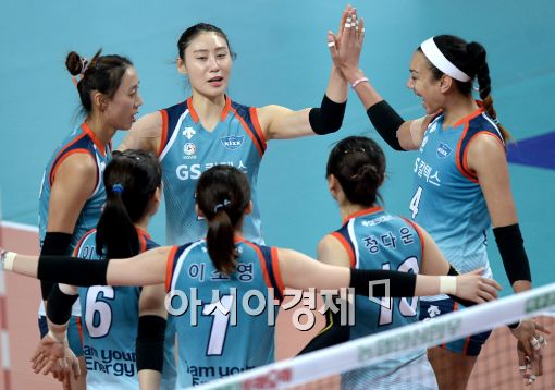 [포토]배유나, '에커맨, 득점 좋았어!'