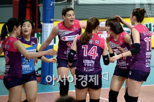 [포토]기뻐하는 흥국생명