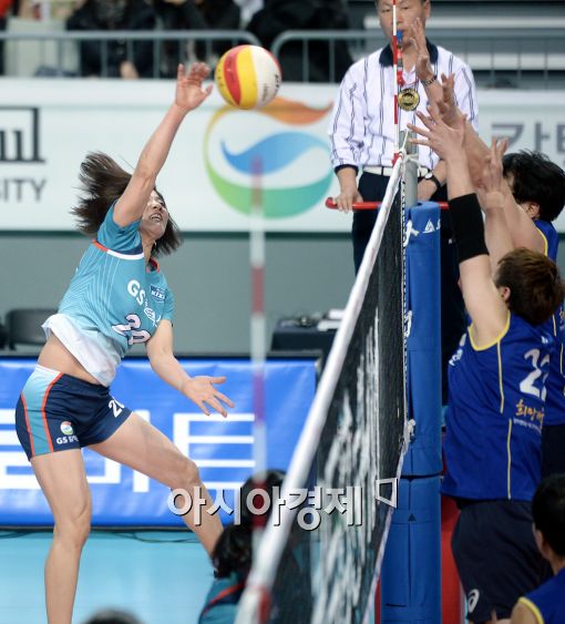 [포토]장윤희, '나 아직 안 죽었어'