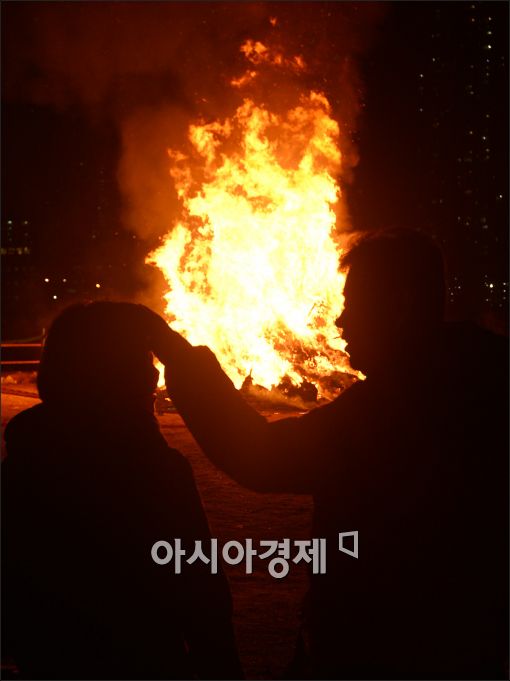 [포토]"정월대보름 소원을 빌어요~"