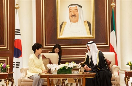 朴대통령, 쿠웨이트 첫 일정으로 국회의장ㆍ총리 접견