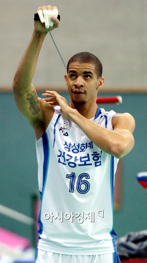 [포토]훈련하는 삼성화재 레오