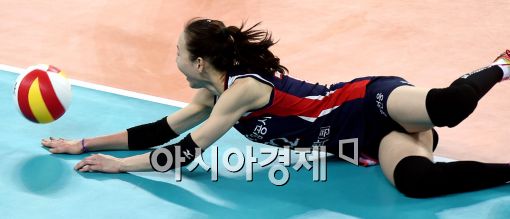 [포토]백목화, '몸을 날려 살려낼게!'