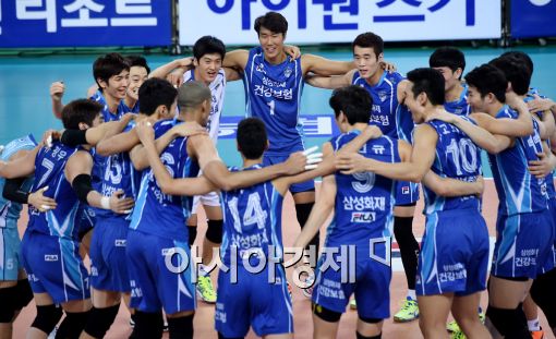 [포토]삼성화재, '정규리그 4연속 우승 확정'
