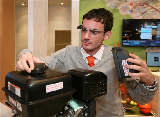 SKT, '비콘+구글글래스'로 B2B시장 연다