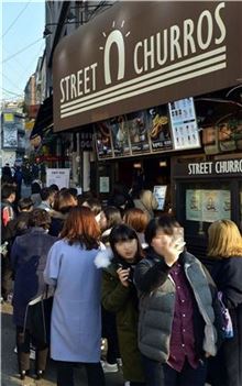 '뜨는 길' 만드는 SNS의 힘…"진짜 명소일까?"