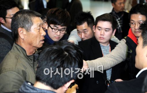 [포토]인터뷰하는 한화 김성근 감독