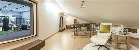 청라파크자이 더테라스 4층에서 연결된 다락 내부.