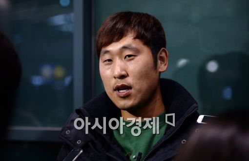 [포토]인터뷰하는 윤석민