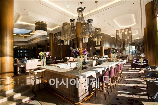 "봄을 입다"… 특급호텔 레스토랑 리뉴얼 바람