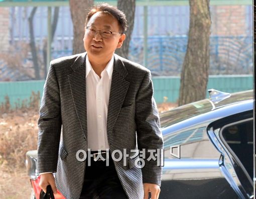 野 "유일호 후보자, 재산변동신고 누락 의혹"